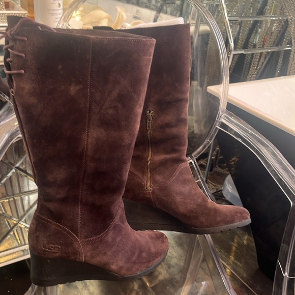 Ugg boot - Picture 2 of 5